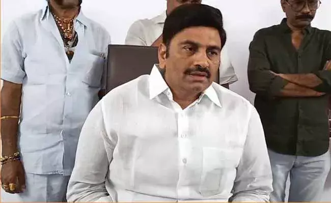 అప్పుల్లో ఆంధ్ర ప్రథమ స్థానంలో ఉంది: ఎంపీ రఘురామకృష్ణరాజు అప్పుల్లో ఆంధ్ర ప్రథమ స్థానంలో ఉంది: ఎంపీ రఘురామకృష్ణరాజు