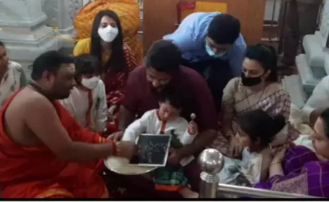 బాసర అమ్మవారిని దర్శించుకున్న సినీనటుడు బాలకృష్ణ కుటుంబసభ్యులు