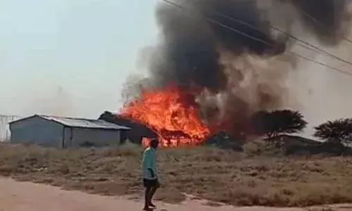 అనంతపురం జిల్లాలో భారీ అగ్నిప్రమాదం..!