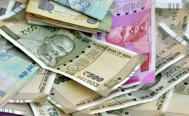 జాక్పాట్ కొట్టేసింది.. వంద పెట్టి కోటి గెలిచింది..! జాక్పాట్ కొట్టేసింది.. వంద పెట్టి కోటి గెలిచింది..!