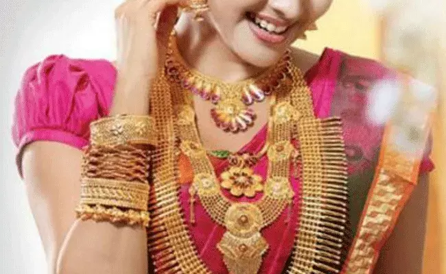 Gold Rate: స్వల్పంగా పెరిగిన పసిడి ధరలు..