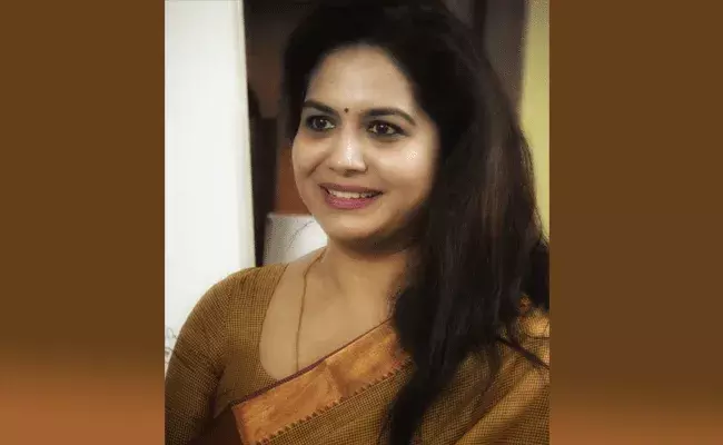 Singer Sunitha: స్వామి వారు నా మెడలో గొలుసు వేశారు.. విదేశీ భక్తులు నా దగ్గరకు వచ్చి నా కాళ్లకు..: సింగర్ సునీత Singer Sunitha: స్వామి వారు నా మెడలో గొలుసు వేశారు.. విదేశీ భక్తులు నా దగ్గరకు వచ్చి నా కాళ్లకు..: సింగర్ సునీత