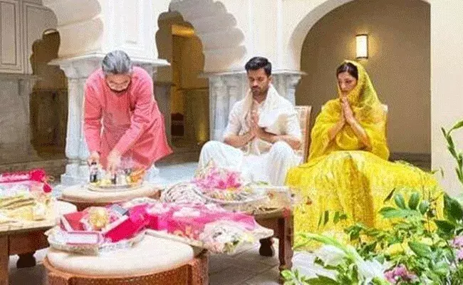 గ్రాండ్గా టాలీవుడ్ టాప్ హీరోయిన్ నిశ్చితార్థం గ్రాండ్గా టాలీవుడ్ టాప్ హీరోయిన్ నిశ్చితార్థం