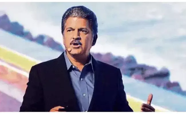 అర్జంట్గా అక్కడందరికీ వ్యాక్సిన్ వేసేయండి ! ఆనంద్ మహీంద్రా ట్వీట్ అర్జంట్గా అక్కడందరికీ వ్యాక్సిన్ వేసేయండి ! ఆనంద్ మహీంద్రా ట్వీట్