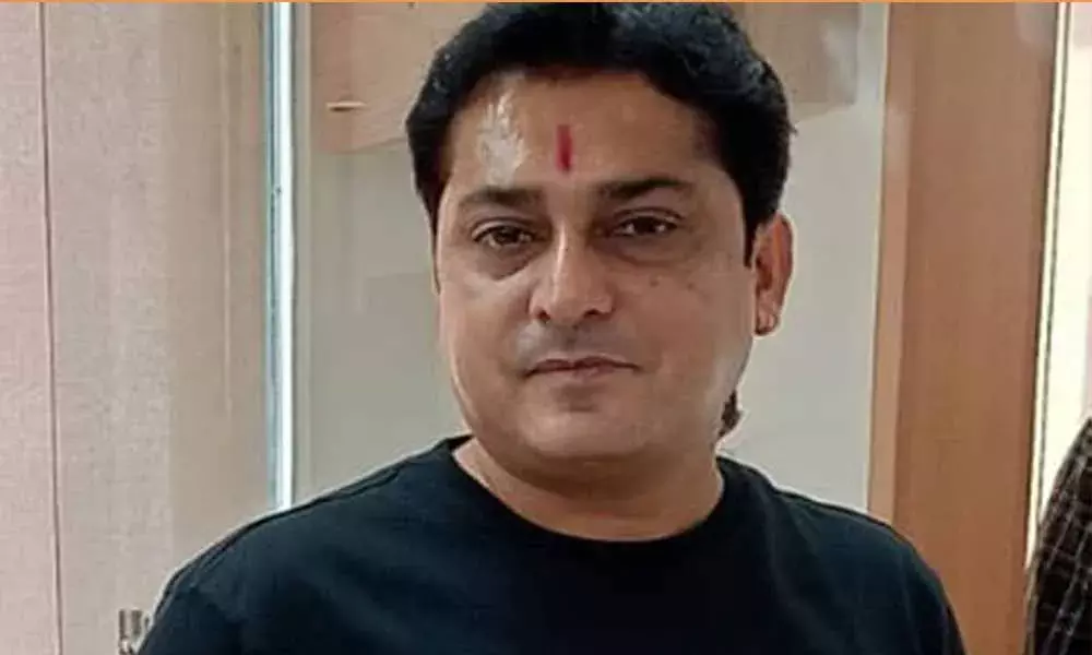 టీషర్టు వేసుకొని అసెంబ్లీలోకి కాంగ్రెస్ ఎమ్మెల్యే.. షాకిచ్చిన స్పీకర్..! టీషర్టు వేసుకొని అసెంబ్లీలోకి కాంగ్రెస్ ఎమ్మెల్యే.. షాకిచ్చిన స్పీకర్..!