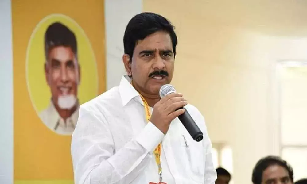 రాజకీయ కక్షతో పెట్టిన కేసులతో మా వెంట్రుక కూడా పీకలేరు : దేవినేని ఉమ రాజకీయ కక్షతో పెట్టిన కేసులతో మా వెంట్రుక కూడా పీకలేరు : దేవినేని ఉమ