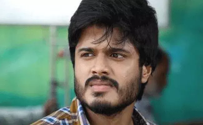 ఆనంద్ దేవరకొండ.. అంచనాలు పెంచేస్తున్నాడు.. ఆనంద్ దేవరకొండ.. అంచనాలు పెంచేస్తున్నాడు..