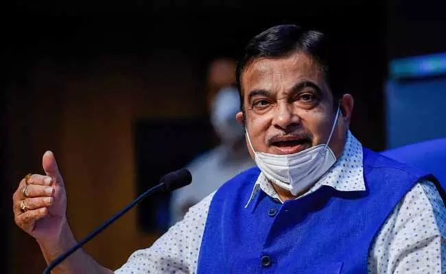 ఏడాదిలోగా అన్ని టోల్ప్లాజ్లు తొలగిస్తాం : కేంద్రమంత్రి గడ్కరీ ఏడాదిలోగా అన్ని టోల్ప్లాజ్లు తొలగిస్తాం : కేంద్రమంత్రి గడ్కరీ