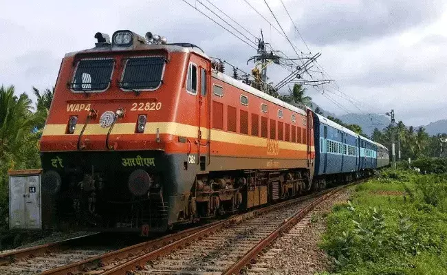 పది అర్హతతో ఇండియన్ రైల్వేలో ఉద్యోగాలు.. పది అర్హతతో ఇండియన్ రైల్వేలో ఉద్యోగాలు..