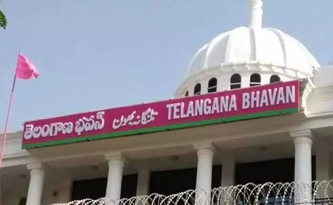 టీఆర్ఎస్ విజయ సంబురాల్లో ప్రమాదం..! టీఆర్ఎస్ విజయ సంబురాల్లో ప్రమాదం..!