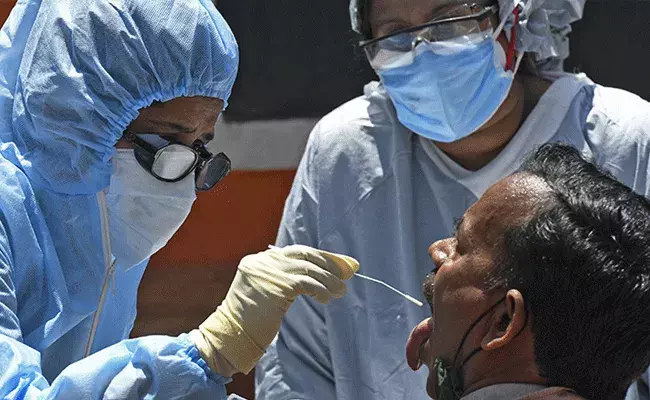 24 గంటల్లో 3వేల కేసులు.. 305 బిల్డింగ్‌లు సీల్