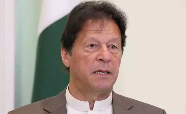 పాక్ ప్రధాని ఇమ్రాన్ ఖాన్కు కరోనా పాజిటివ్.. ! పాక్ ప్రధాని ఇమ్రాన్ ఖాన్కు కరోనా పాజిటివ్.. !