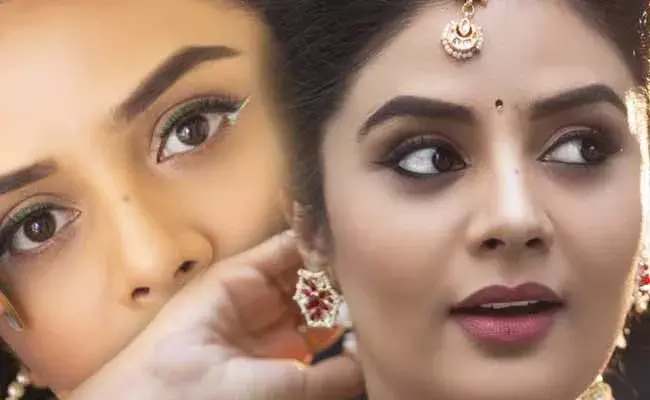 దగదగ మెరుస్తున్న శ్రీముఖి..!