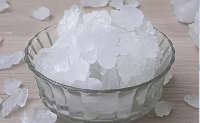 పటికబెల్లంతో ఎన్ని లాభాలో.. కంటిచూపును మెరుగు పరచడంతో పాటు..