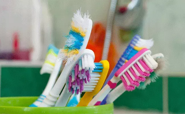 టూత్ బ్రష్‌ను ఎన్ని రోజులకు ఒకసారి మార్చాలి..