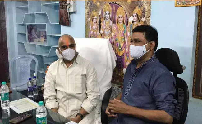 అసెంబ్లీ స్పీకర్ను కలిసిన గంటా శ్రీనివాసరావు అసెంబ్లీ స్పీకర్ను కలిసిన గంటా శ్రీనివాసరావు