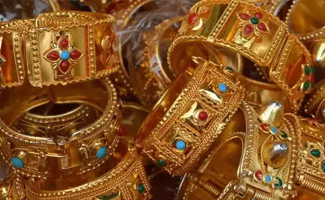 దిగివస్తోన్న బంగారం ధర