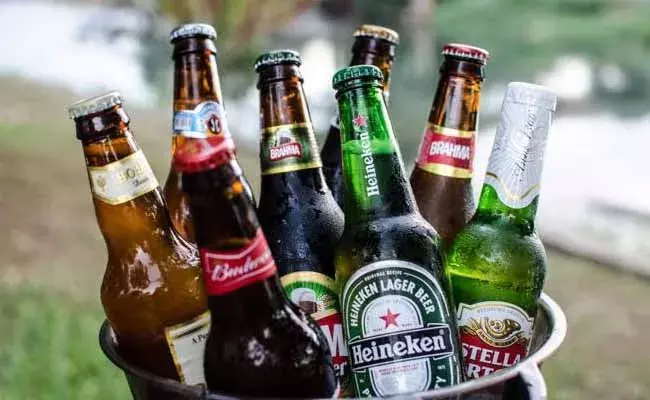 తెలుగు రాష్ట్రాల్లో జోరుగా లిక్కర్‌ అమ్మకాలు..!