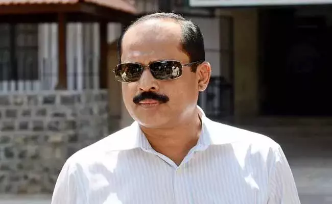 మహారాష్ట్రలో కొనసాగుతున్న రాజకీయ ప్రకంపలు.. రోజుకో మలుపు తిరుగుతున్న సచిన్ వాజే వ్యవహారం