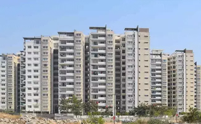 తక్కువ విస్తీర్ణంలో ఎక్కువ అంతస్థులు.. కాంక్రీట్ జంగిల్గా మారుతున్న నగరం.. తక్కువ విస్తీర్ణంలో ఎక్కువ అంతస్థులు.. కాంక్రీట్ జంగిల్గా మారుతున్న నగరం..