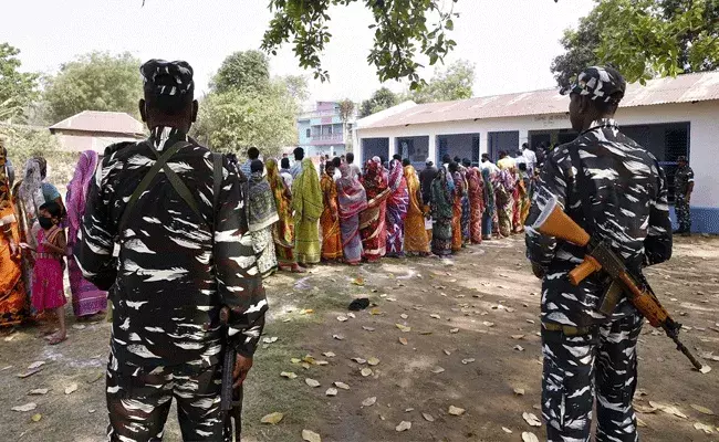 హింసాత్మకంగా బెంగాల్‌ నాలుగో విడత పోలింగ్