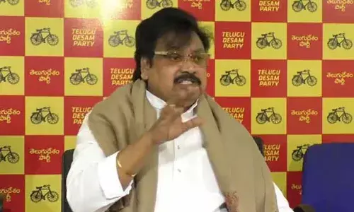 తిరుపతి ప్రచారానికి జగన్ ఎందుకు వెళ్లలేదు ?: వర్ల రామయ్య తిరుపతి ప్రచారానికి జగన్ ఎందుకు వెళ్లలేదు ?: వర్ల రామయ్య
