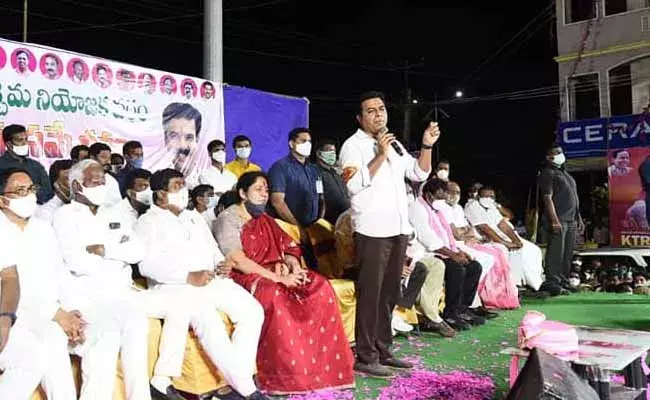 ఉద్యోగాల పేరుతో నీచ రాజకీయాలా.. మంత్రి కేటీఆర్ ఫైర్..!