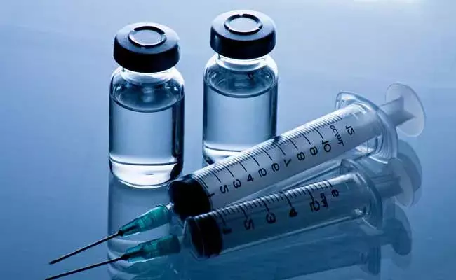 విదేశీ టీకాలకు అనుమతి ఇవ్వనున్నకేంద్రం...! విదేశీ టీకాలకు అనుమతి ఇవ్వనున్నకేంద్రం...!