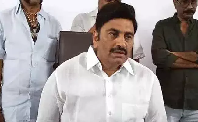 తిరుపతి అసెంబ్లీ నియోజకవర్గం పరిధిలో రీపోలింగ్ పెట్టాలన్న ఎంపీ రఘురామకృష్ణరాజు తిరుపతి అసెంబ్లీ నియోజకవర్గం పరిధిలో రీపోలింగ్ పెట్టాలన్న ఎంపీ రఘురామకృష్ణరాజు