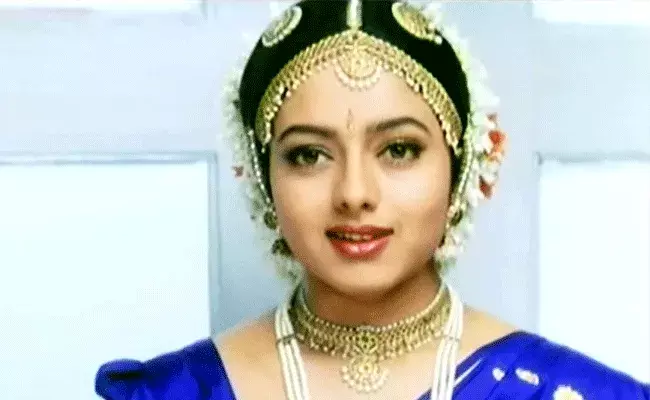 సౌందర్య అసలు పేరు.. కోరిక తీరకుండానే ముగిసిన జీవితం.. సౌందర్య అసలు పేరు.. కోరిక తీరకుండానే ముగిసిన జీవితం..