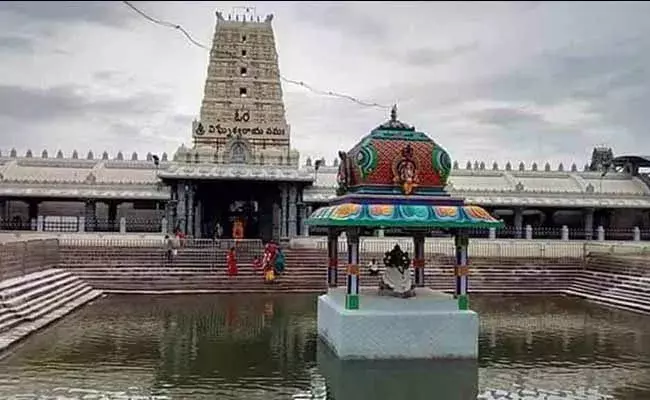 కాణిపాకం ఆలయంలో 13 మందికి కరోనా..!