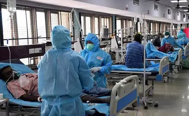 తెలంగాణలో కోవిడ్ పేషెంట్లకు ఆస్పత్రుల్లో దొరకని బెడ్స్..!‌