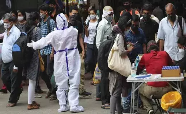 పశ్చిమ బెంగాల్లో భారీగా పెరిగిన కరోనా కేసులు పశ్చిమ బెంగాల్లో భారీగా పెరిగిన కరోనా కేసులు