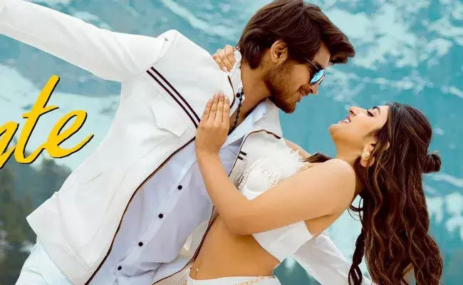 పెళ్లిసందD : పూలు, పండ్లు లేకుండానే దర్శకేంద్రుడి రొమాంటిక్ పాట..!