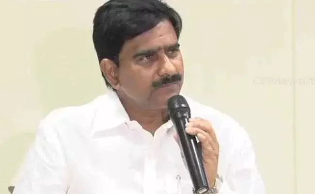 విచారణ పేరుతో సీఐడీ అధికారులు ఇబ్బంది పెడుతున్నారు: దేవినేని ఉమ విచారణ పేరుతో సీఐడీ అధికారులు ఇబ్బంది పెడుతున్నారు: దేవినేని ఉమ