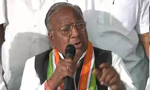 తెలంగాణలో అవినీతి నేతలపై చర్యలు తీసుకోవాలి : వీహెచ్ తెలంగాణలో అవినీతి నేతలపై చర్యలు తీసుకోవాలి : వీహెచ్