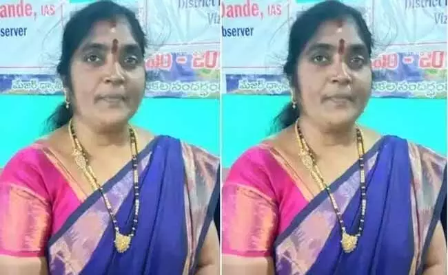 విజయనగరం నగర పాలక సంస్థ డిప్యూటీ మేయర్ ముచ్చు నాగలక్ష్మి మృతి విజయనగరం నగర పాలక సంస్థ డిప్యూటీ మేయర్ ముచ్చు నాగలక్ష్మి మృతి