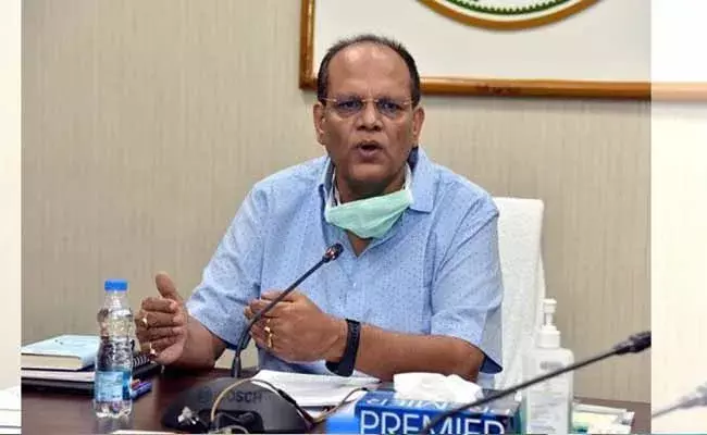 వారాంతపు లాక్డౌన్పై హైకోర్టు ఆదేశాల్ని పరిశీలిస్తాం : సోమేష్ కుమార్ వారాంతపు లాక్డౌన్పై హైకోర్టు ఆదేశాల్ని పరిశీలిస్తాం : సోమేష్ కుమార్