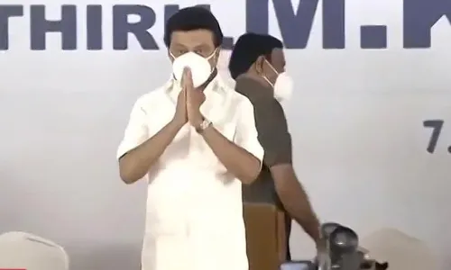 MK Stalin; తమిళనాడు సీఎంగా స్టాలిన్ ప్రమాణస్వీకారం...! MK Stalin; తమిళనాడు సీఎంగా స్టాలిన్ ప్రమాణస్వీకారం...!