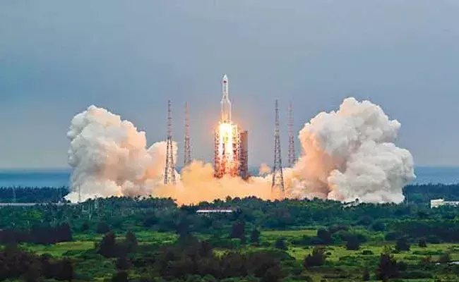 హిందూ మహాసముద్రంలో పడిన చైనా రాకెట్..!