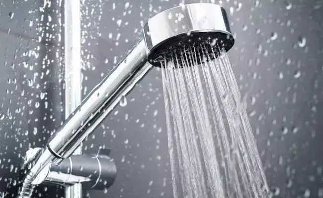 Hot-water Bath : వేడి నీళ్ల స్నానంతో కరోనా రాదా? Hot-water Bath : వేడి నీళ్ల స్నానంతో కరోనా రాదా?