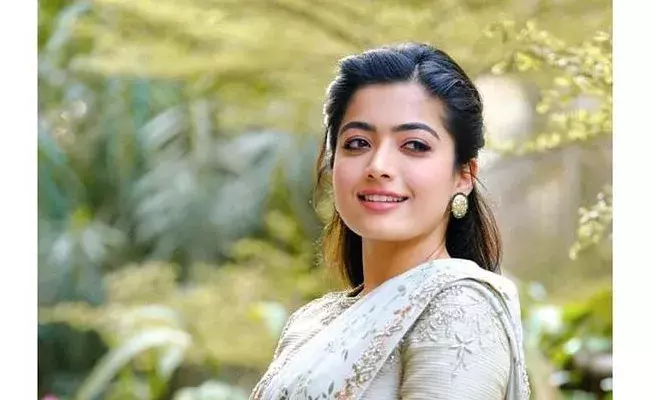 Rashmika Mandanna : పెళ్లి పై క్లారిటీ ఇచ్చేసిన రష్మిక..! Rashmika Mandanna : పెళ్లి పై క్లారిటీ ఇచ్చేసిన రష్మిక..!
