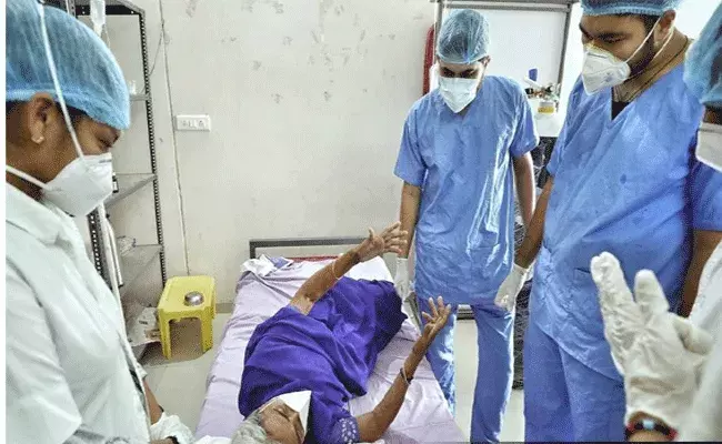 దేశంలో కరోనా విలయతాండవం: పాజిటివ్ కేసుల సంఖ్య తగ్గి.. మరణాల సంఖ్య పెరిగి