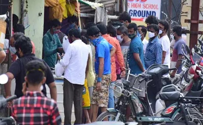 Lockdown In Hyderabad : కరోనాను లెక్కచేయడం లేదు.. ఇది మన నగరవాసుల తీరు..! Lockdown In Hyderabad : కరోనాను లెక్కచేయడం లేదు.. ఇది మన నగరవాసుల తీరు..!