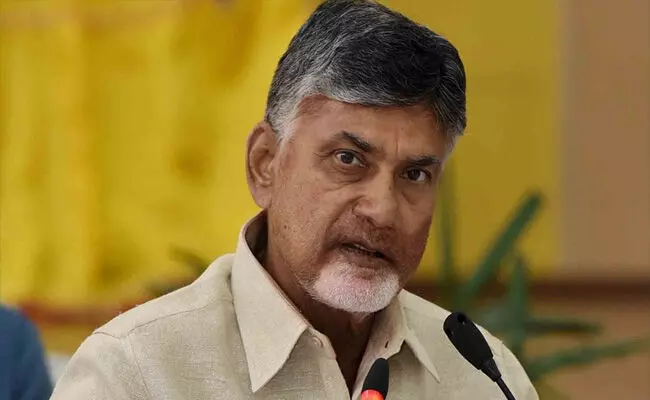 Chandrababu Naidu : రఘురామపై తప్పుడు కేసులు పెడితే మాట్లాడకూడదా? చంద్రబాబు Chandrababu Naidu : రఘురామపై తప్పుడు కేసులు పెడితే మాట్లాడకూడదా? చంద్రబాబు