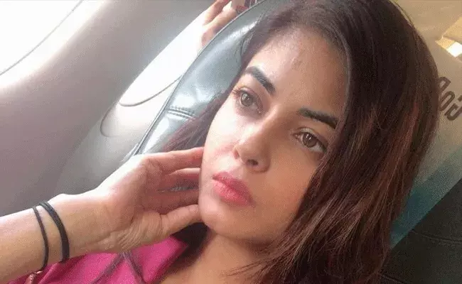 Meera Chopra : పది రోజుల్లో ఇద్దరు కుటుంబసభ్యులు..: నటి మీరా చోప్రా ఆవేదన Meera Chopra : పది రోజుల్లో ఇద్దరు కుటుంబసభ్యులు..: నటి మీరా చోప్రా ఆవేదన