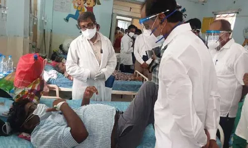 CM KCR : కరోనా రోగులకి దైర్యం చెప్పిన సీఎం కేసీఆర్..! CM KCR : కరోనా రోగులకి దైర్యం చెప్పిన సీఎం కేసీఆర్..!