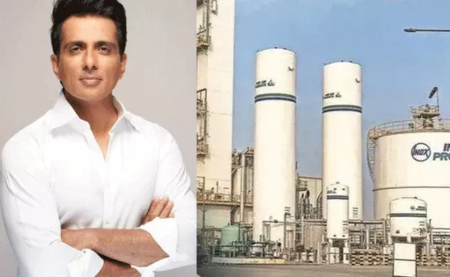 ఆంధ్రప్రదేశ్‌లో ఆక్సిజన్ ప్లాంట్స్ ఏర్పాటు చేస్తున్న సోనూసూద్