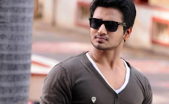 Hero Nikhil : మెడికల్ ఎమర్జెన్సీ అని చెప్పినా వదల్లేదు : హీరో నిఖిల్ Hero Nikhil : మెడికల్ ఎమర్జెన్సీ అని చెప్పినా వదల్లేదు : హీరో నిఖిల్