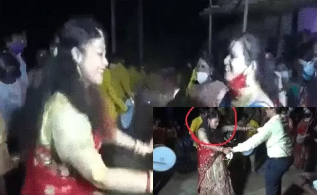 Tahasildar Dance: లాక్డౌన్ గాలికి వదిలి.. అన్న పెళ్లిలో ఆడిపాడిన తహసీల్దార్ Tahasildar Dance: లాక్డౌన్ గాలికి వదిలి.. అన్న పెళ్లిలో ఆడిపాడిన తహసీల్దార్